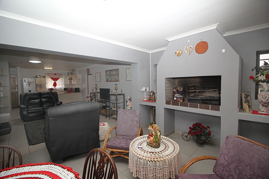 2 Bedroom Property for Sale in Heiderand Western Cape